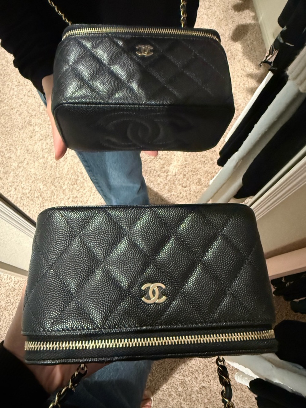 Chanel Black Quilted Vanity with Gold Chain - Picture 4 of 10